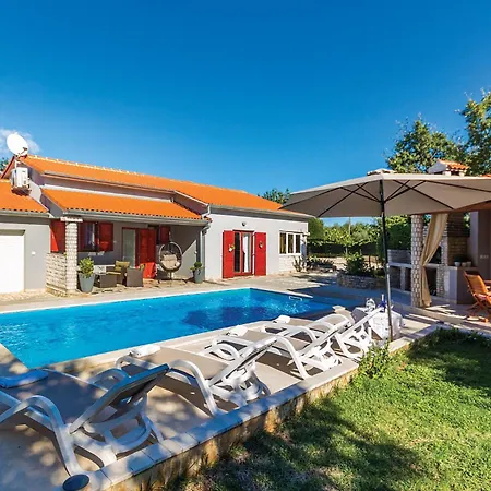 2 Bedroom Stunning In Pavicini Prázdninový dům *