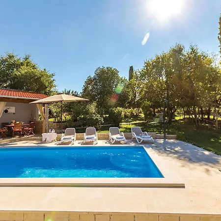 Holiday home 2 Bedroom Stunning In Pavicini *