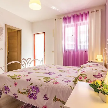 Holiday home 2 Bedroom Stunning In Pavicini *