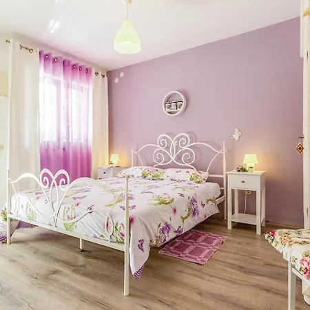 Holiday home 2 Bedroom Stunning In Pavicini